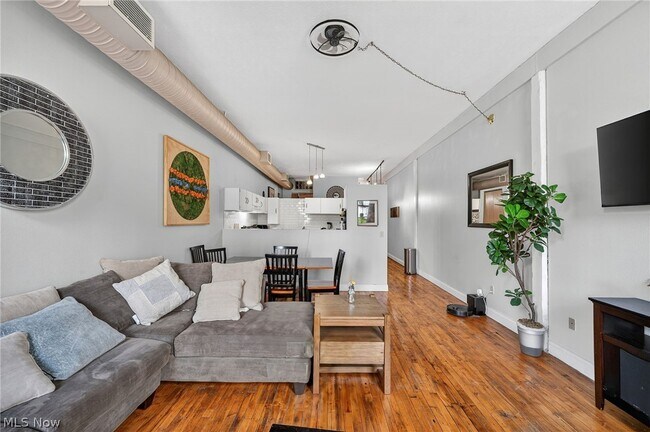 Building Photo - 408 W St Clair Ave