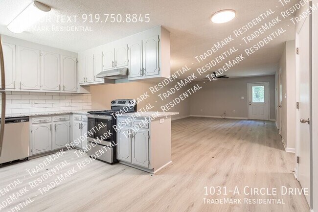 Building Photo - 1031 Circle Dr
