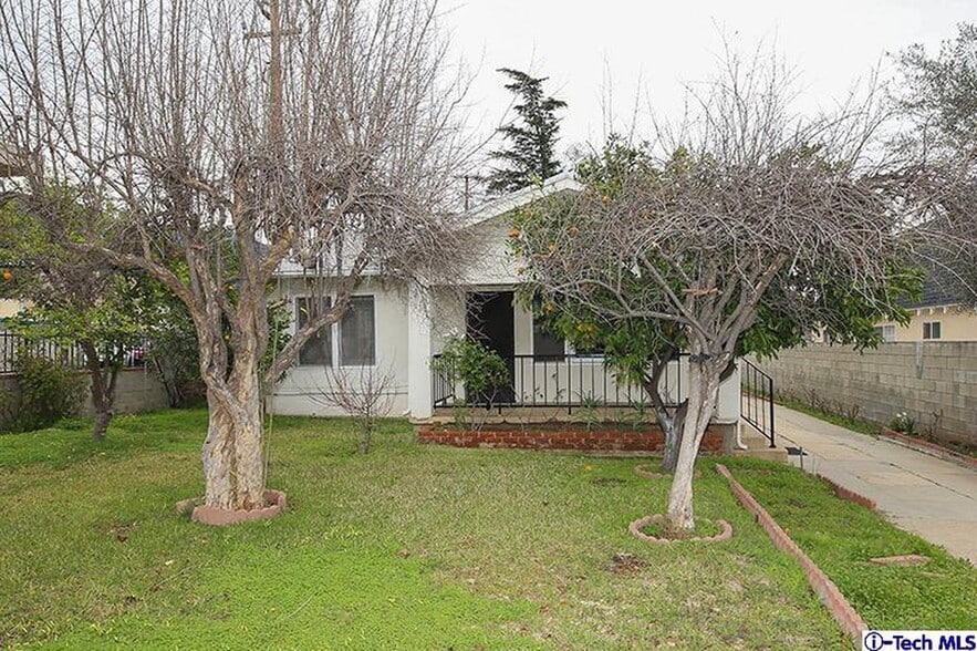 Building Photo - 621 Price Dr