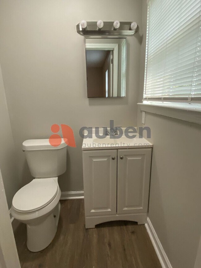 Building Photo - Nicely updated 3 bed 1.5 bath home in Hixson