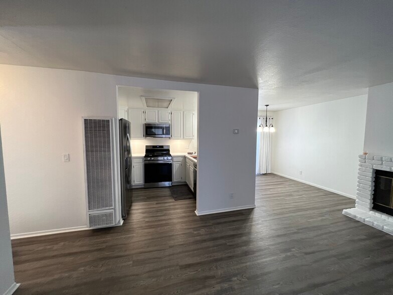 KOPEN AREA FROM LR - 627 Coronado Ave