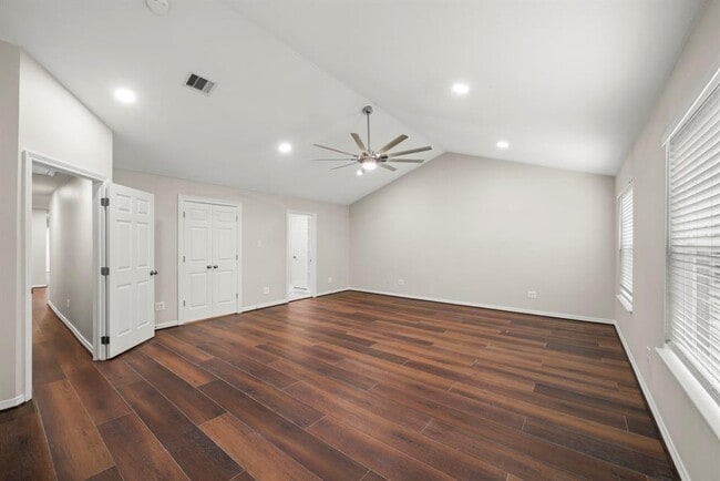 Building Photo - 4023 Breakwood Dr