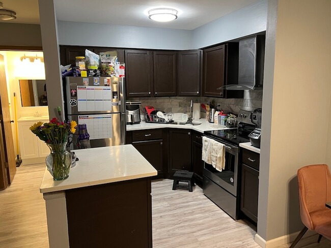 Building Photo - 746 Prescott Dr