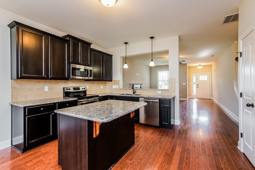 Building Photo - 45 Oakton Dr
