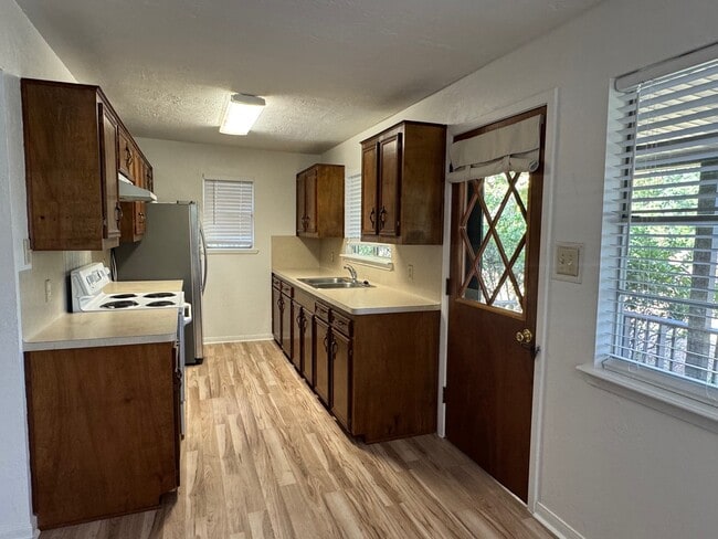 Building Photo - 18121 Atkinson Ln