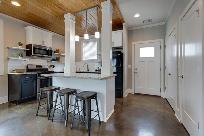 Building Photo - 2032 Herman St