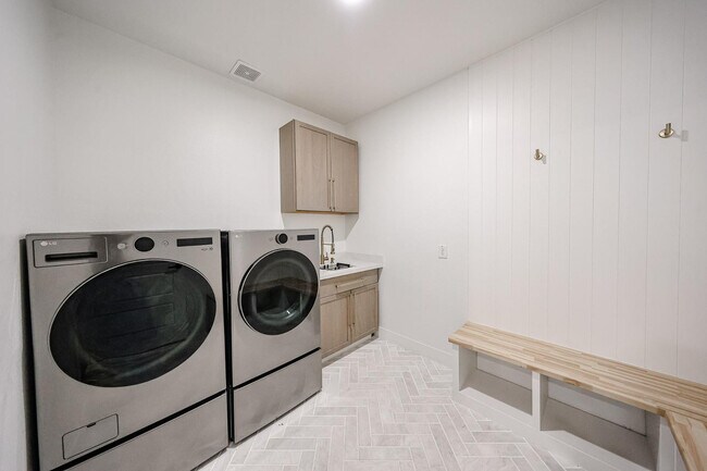 Building Photo - 25689 N 140th Ln