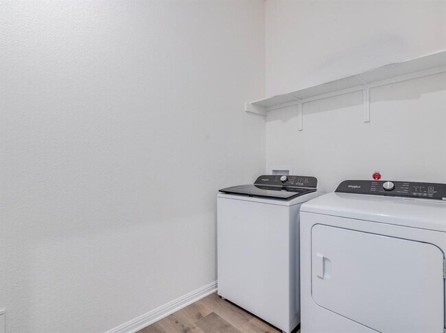 Building Photo - 227 Cathedral Mountain Dr