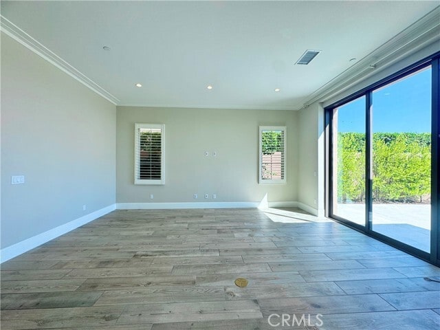 Building Photo - 110 Statura