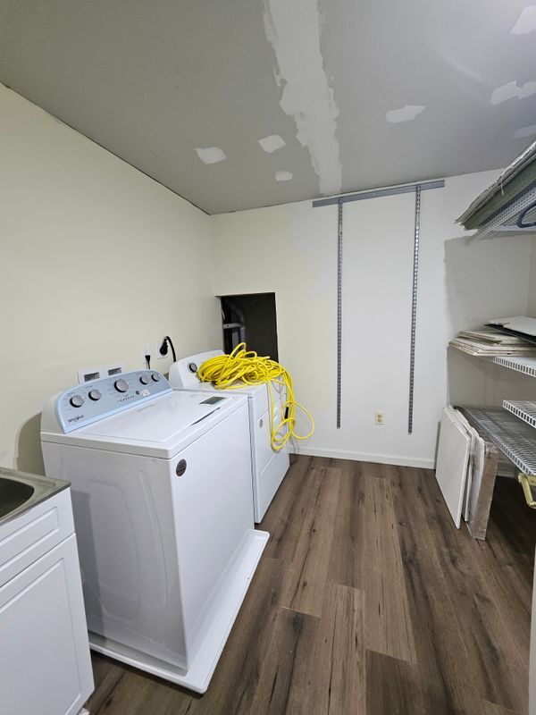 Building Photo - 7403 Old Chapel Dr