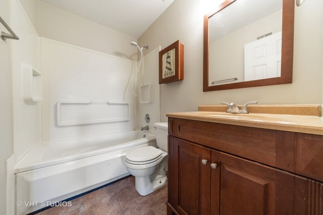 Building Photo - 1905 Tall Oaks Dr