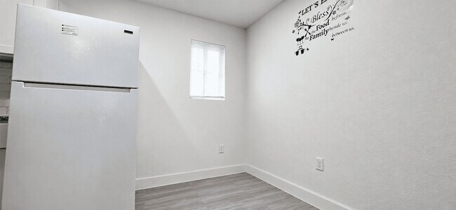 Building Photo - 4404 Bellfort Ave