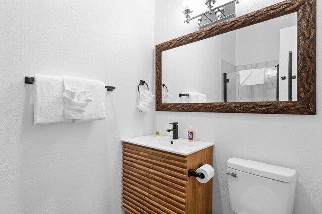 Building Photo - 275 Ozark Mountain Resort Dr