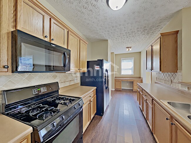 Building Photo - 409 Avery Ct