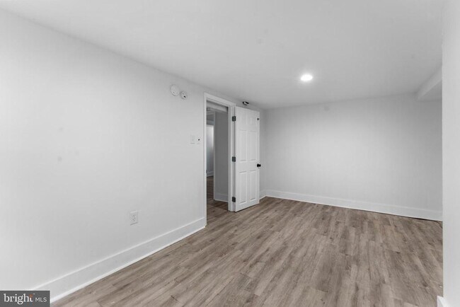 Building Photo - 3006 South Dakota Ave NE