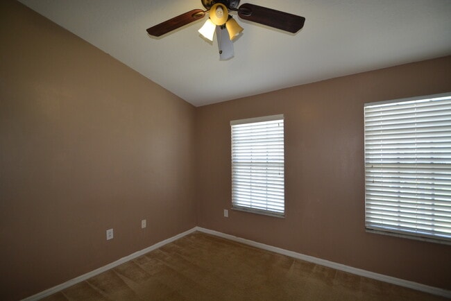 Building Photo - BEAUTIFUL 2BR/1.5BA TOWNHOUSE IN HAMPTON PARK