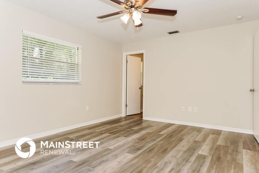 Building Photo - 1325 N Circle Dr