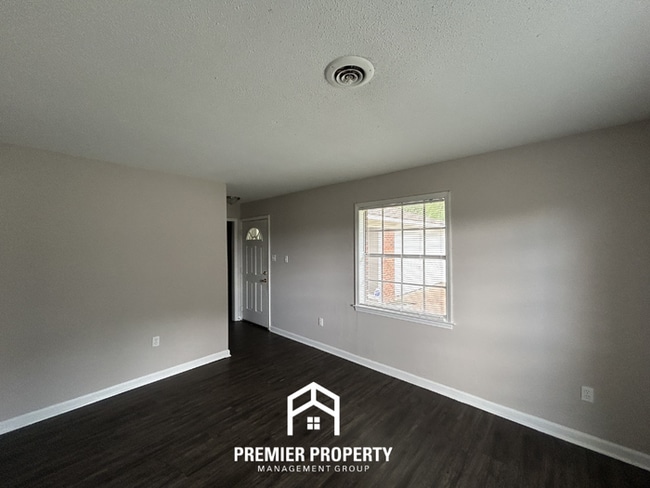 Building Photo - Charming 3BR/2BA Horn Lake Home | Hardwood Floors, 2-Car Garage & Fenced Yard