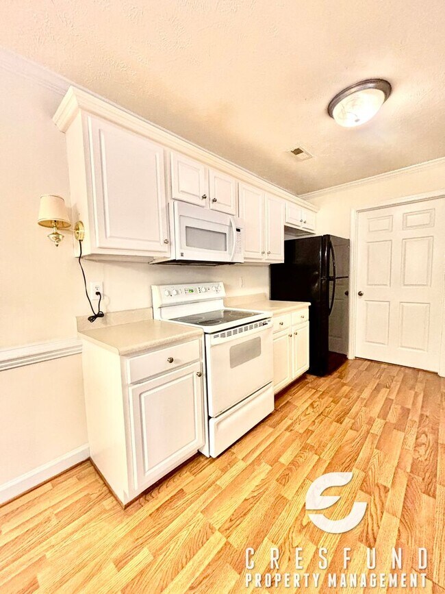 Building Photo - 1711 Renwick Dr