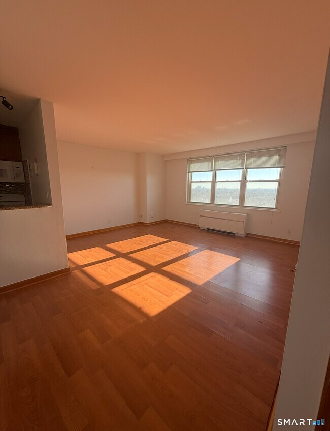 Building Photo - 2625 Park Ave