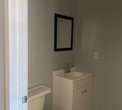 Building Photo - 5876 S Del Moral Blvd