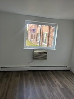 Building Photo - 1880 Bonnie Ln