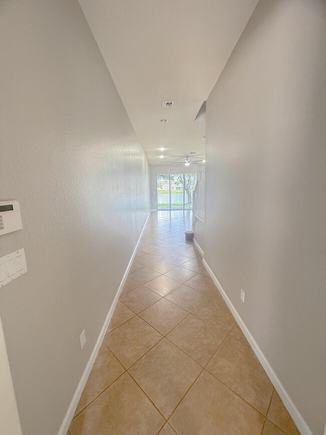 Building Photo - 2125 SW Cape Cod Dr