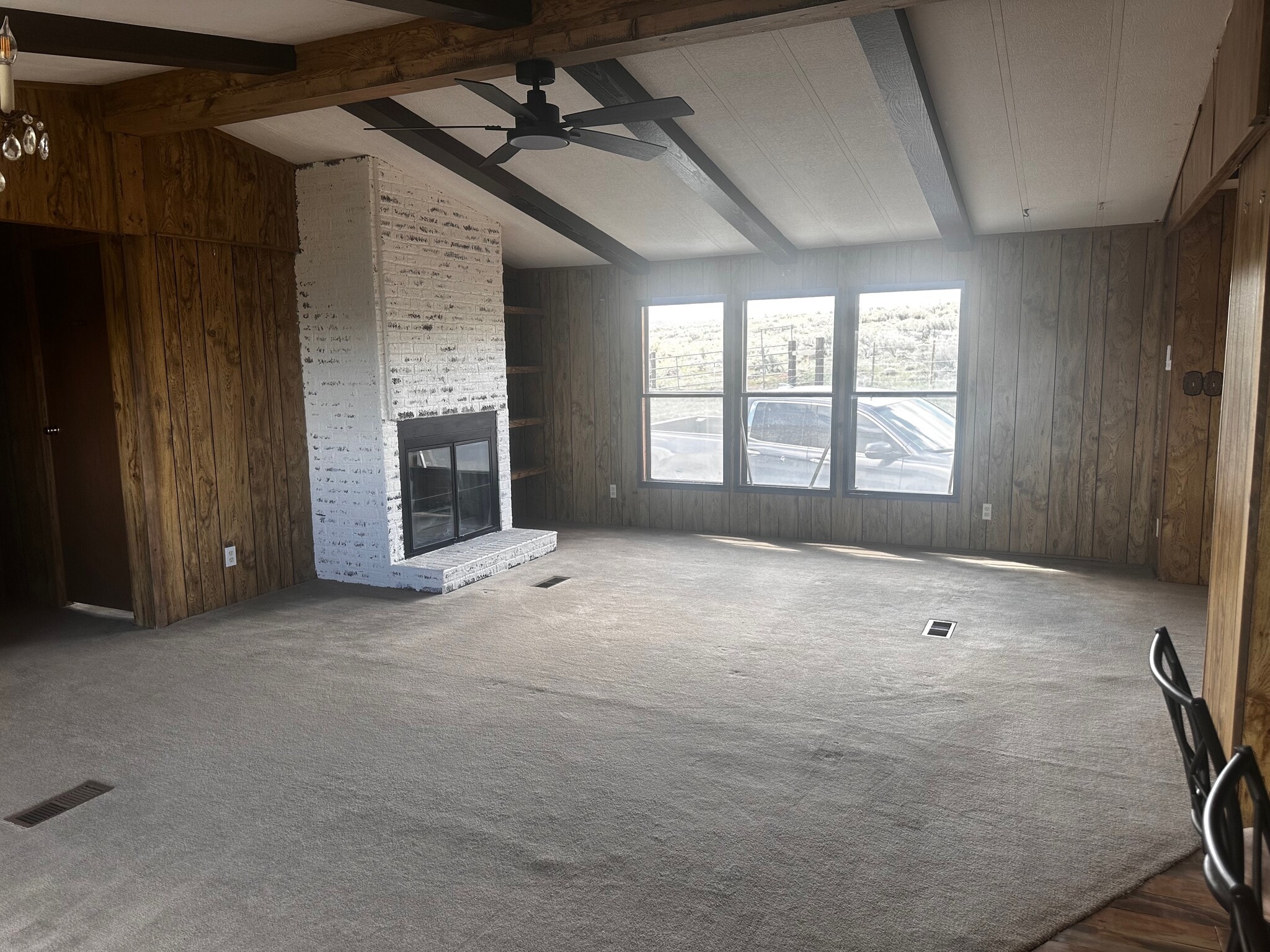 Main Living - 258 County Road 342