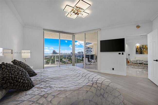 Building Photo - 3200 N Ocean Blvd