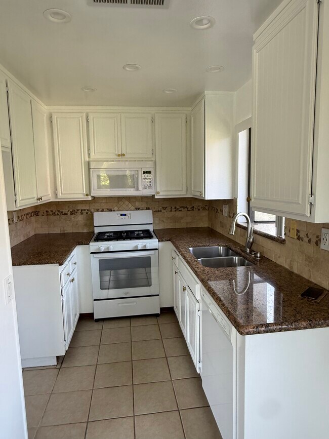 Building Photo - 28015 Sarabande Ln