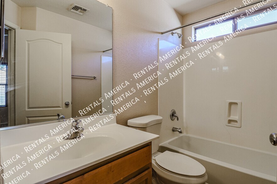 Building Photo - 16070 W Kendall St