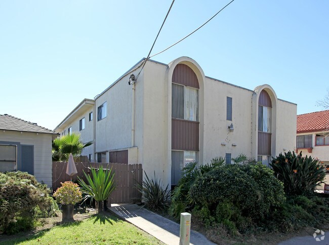 Building Photo - 394 G St