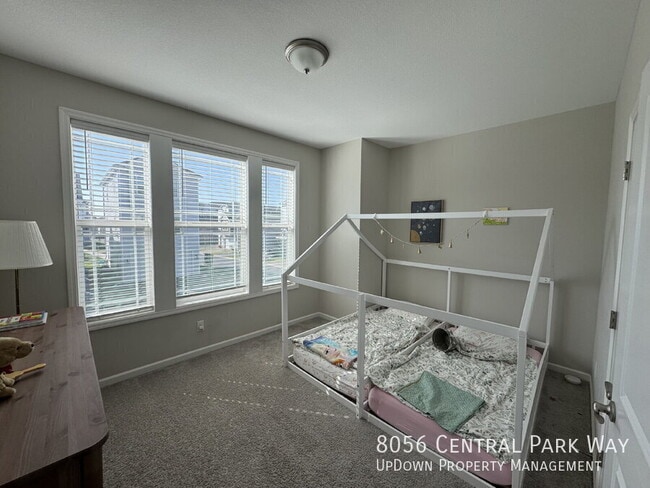 Building Photo - 8056 Central Park Way