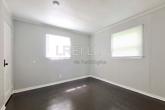 Building Photo - 1763 W Lee St