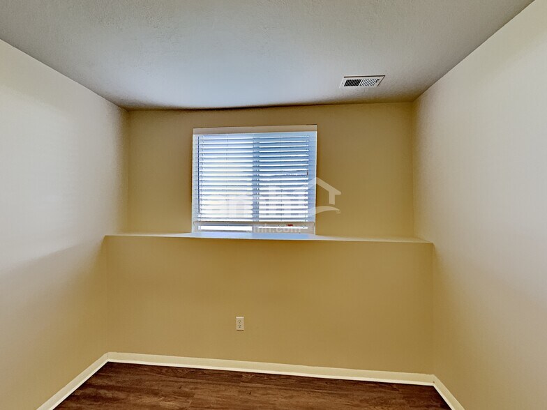 Building Photo - 793 E 890 N
