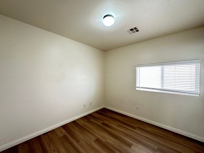 Building Photo - Bella Terra At Southern Highland