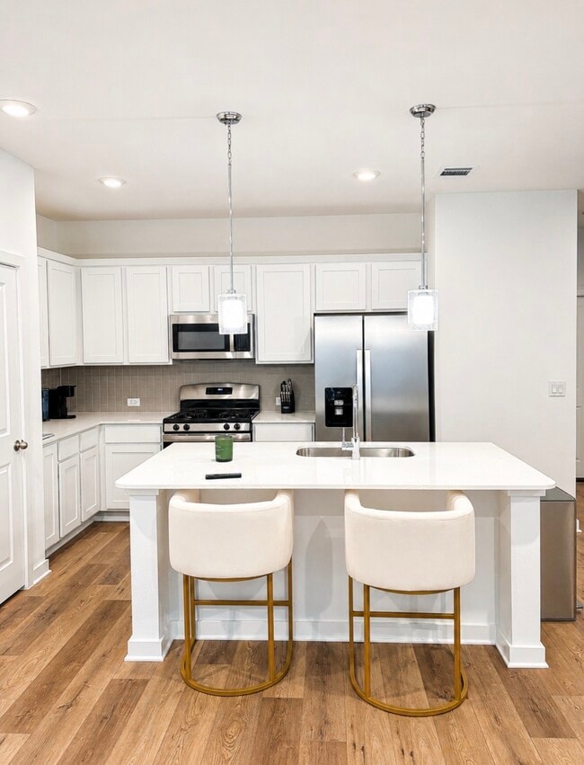 Building Photo - 497 Orleanian Dr