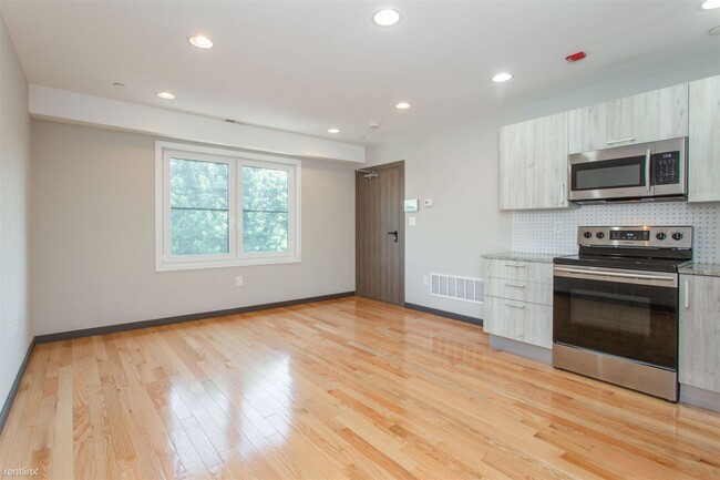 Building Photo - 2 br, 1 bath 4plex - 2541-43 MONTROSE ST U...