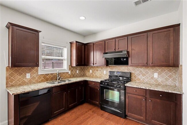 Building Photo - 2260 Harvest Ridge Cir NE