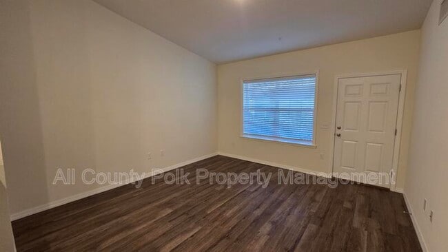 Building Photo - 915 Ariana St