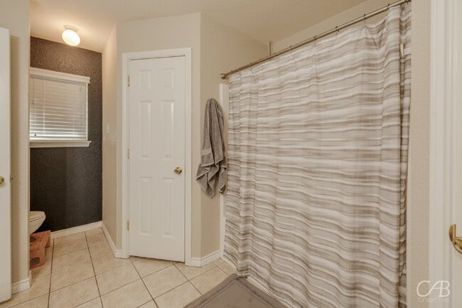 Building Photo - For Lease