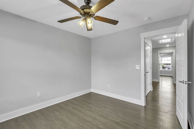 Building Photo - Charming 3-Bed, 2.5-Bath Townhouse Gem in Travelers Rest