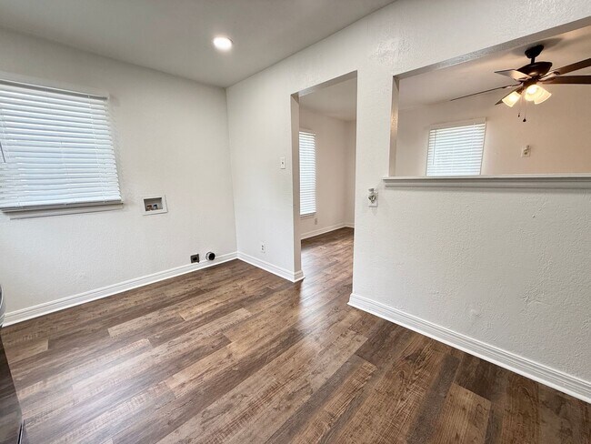 Building Photo - Cute Remodel