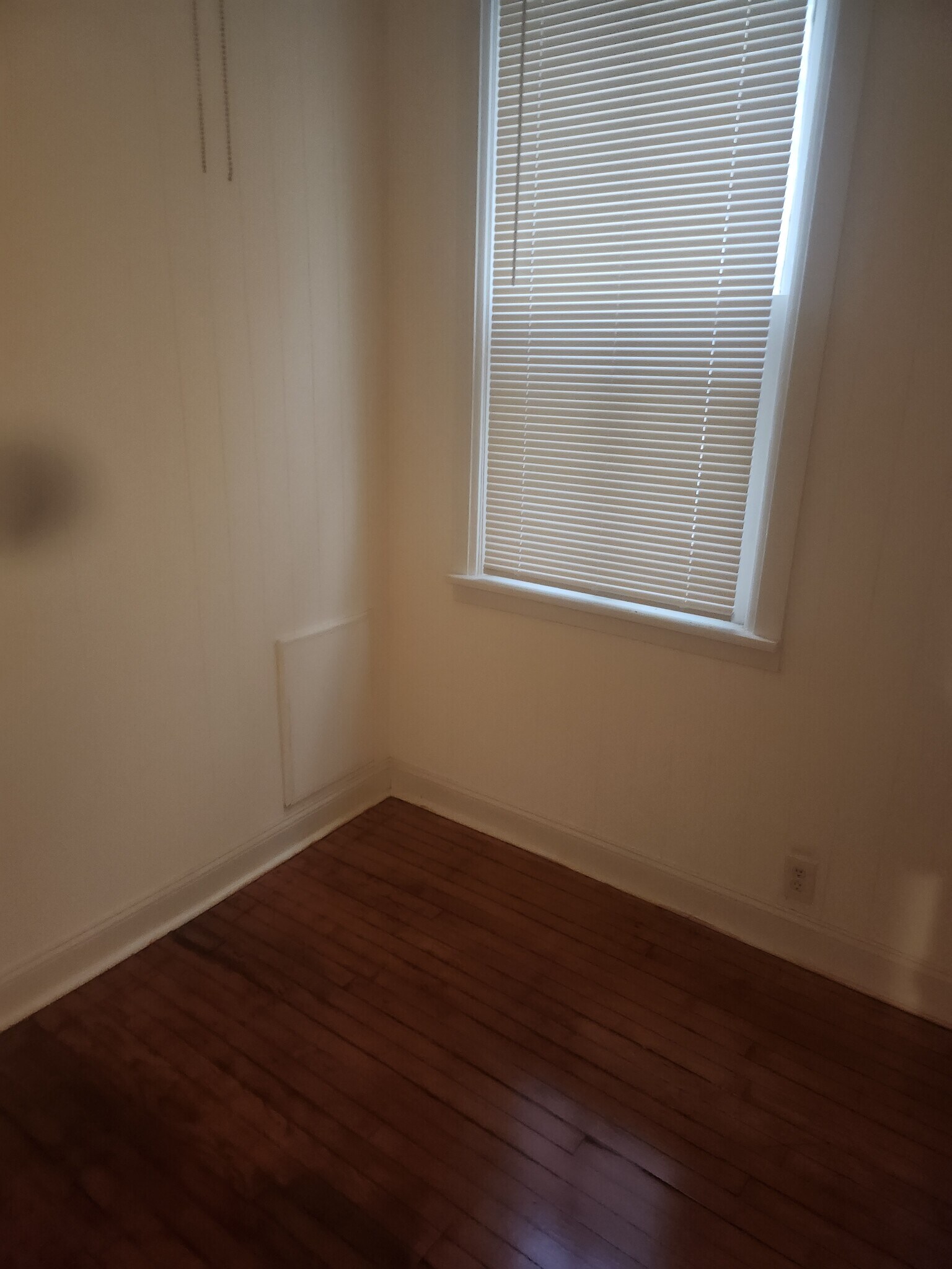 Building Photo - 238 N Lockwood Ave