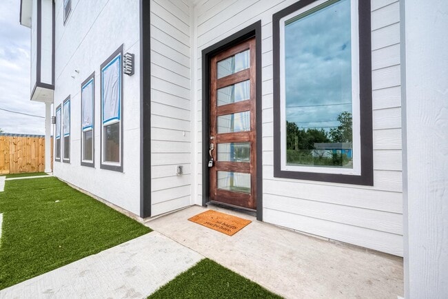 Building Photo - 4319 Rosemont St