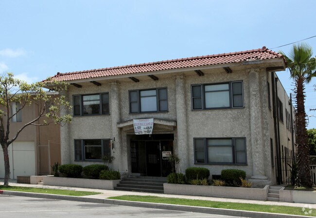 Building Photo - 1532 E 2nd St