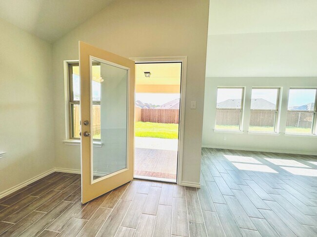 Building Photo - Stunning Single Family Ranch in Aubrey!