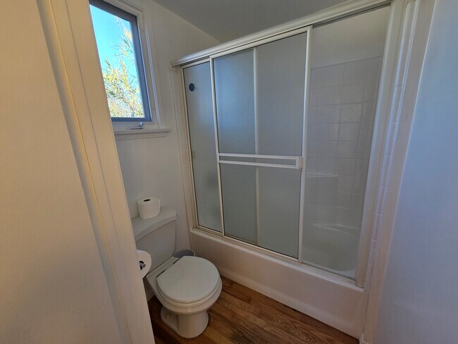 Building Photo - 2417 4th St