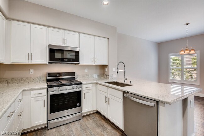 Building Photo - 845 Pantara Pl