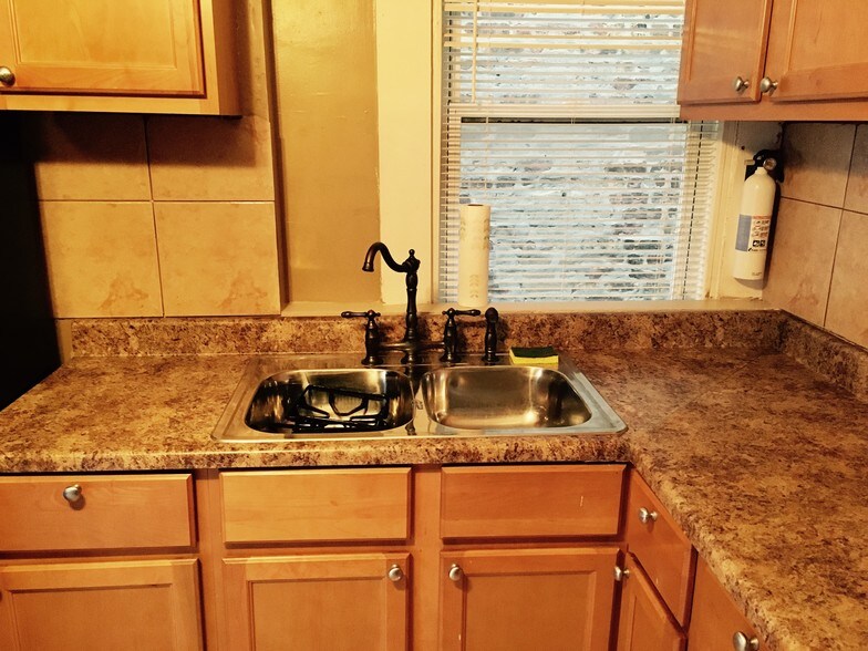 Kitchen - 7134 S University Ave